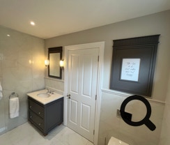 vanity unit with mirrior